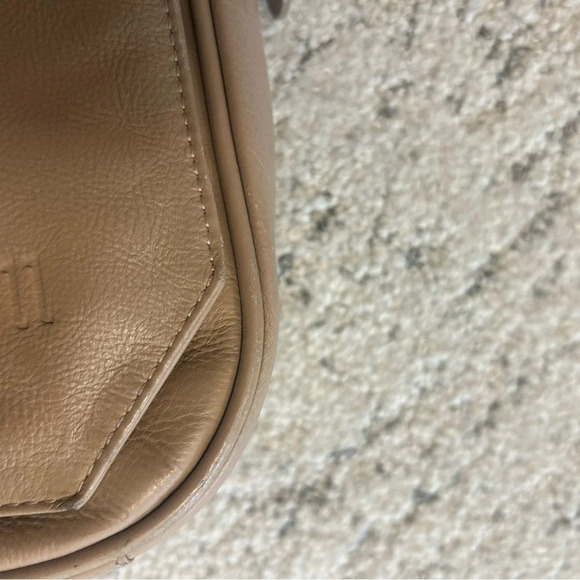 Pelle RFID leather crossbody bag - Picture 9 of 9